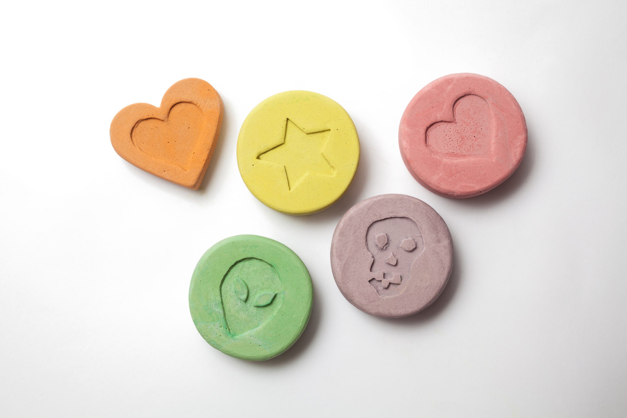 Is MDMA Addictive? Signs of Molly Addiction | 1st Step