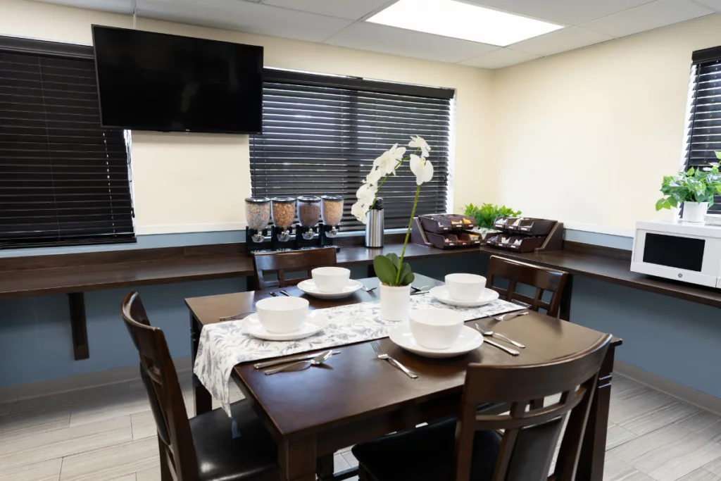 dining area at Pompano Beach residential addiction treatment center