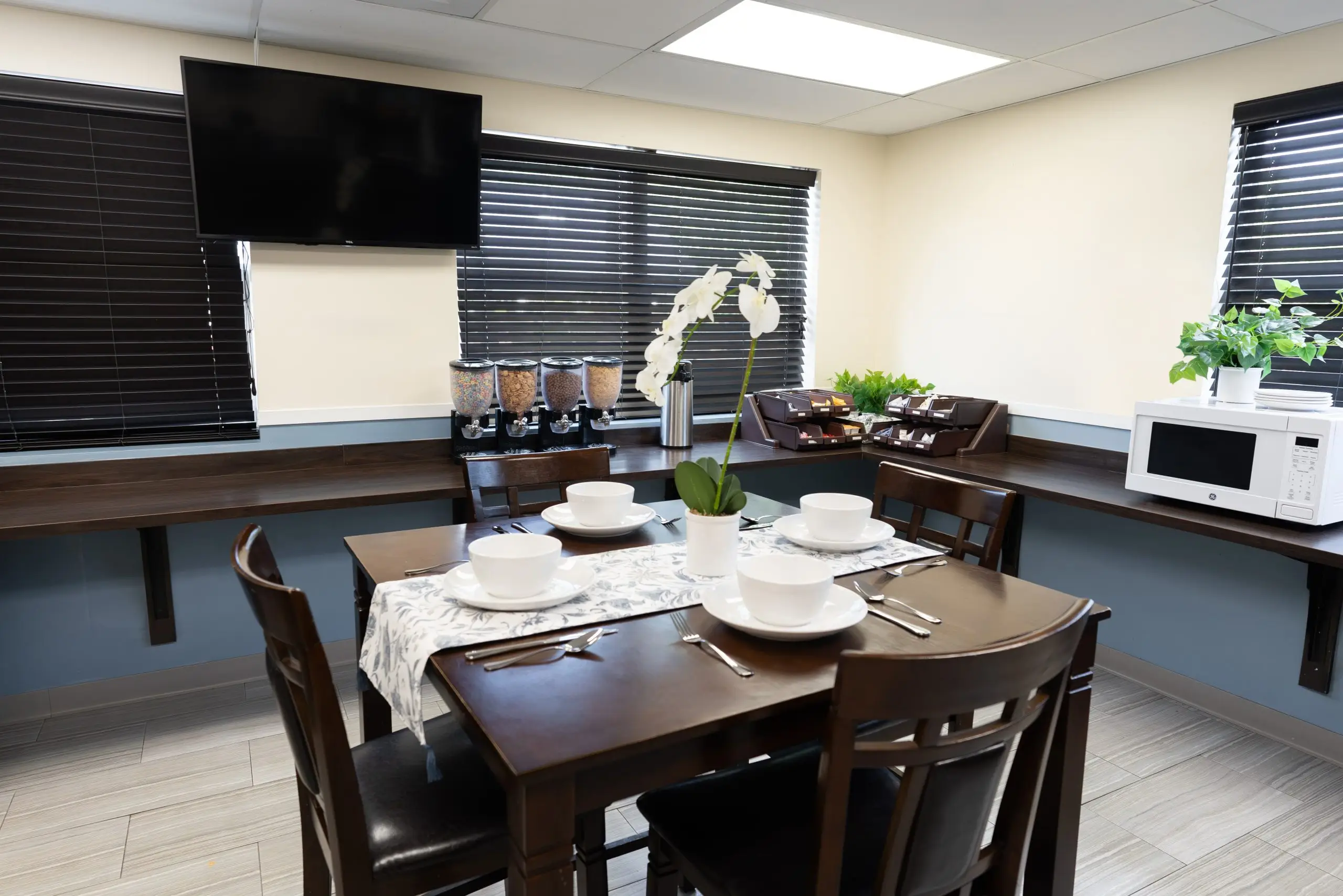 cafeteria at first step